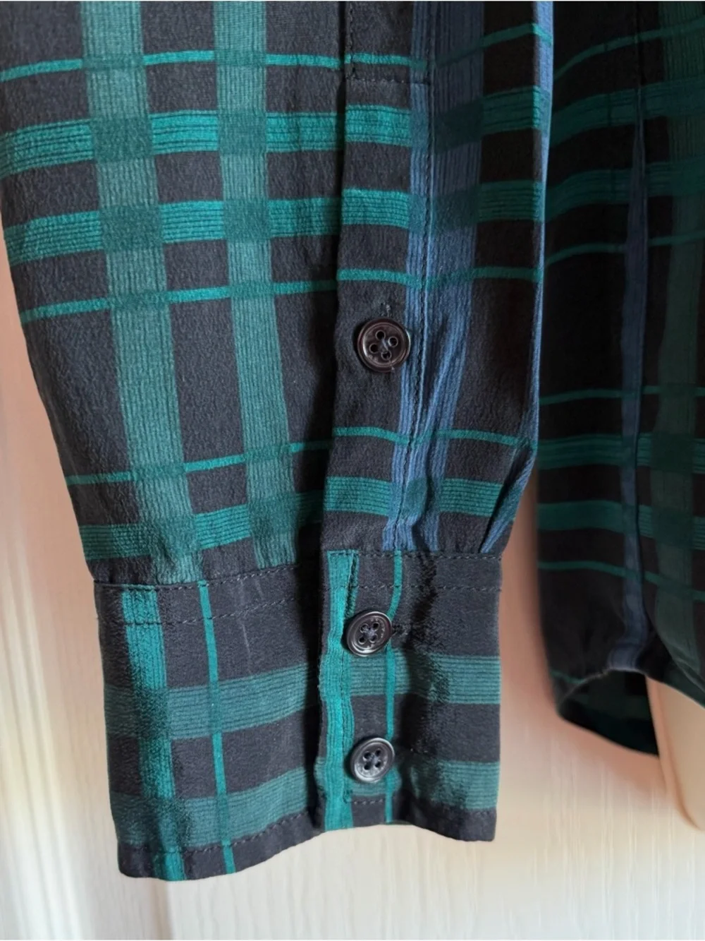 EQUIPMENT Slim Signature Silk Blouse - Picture 6 of 10